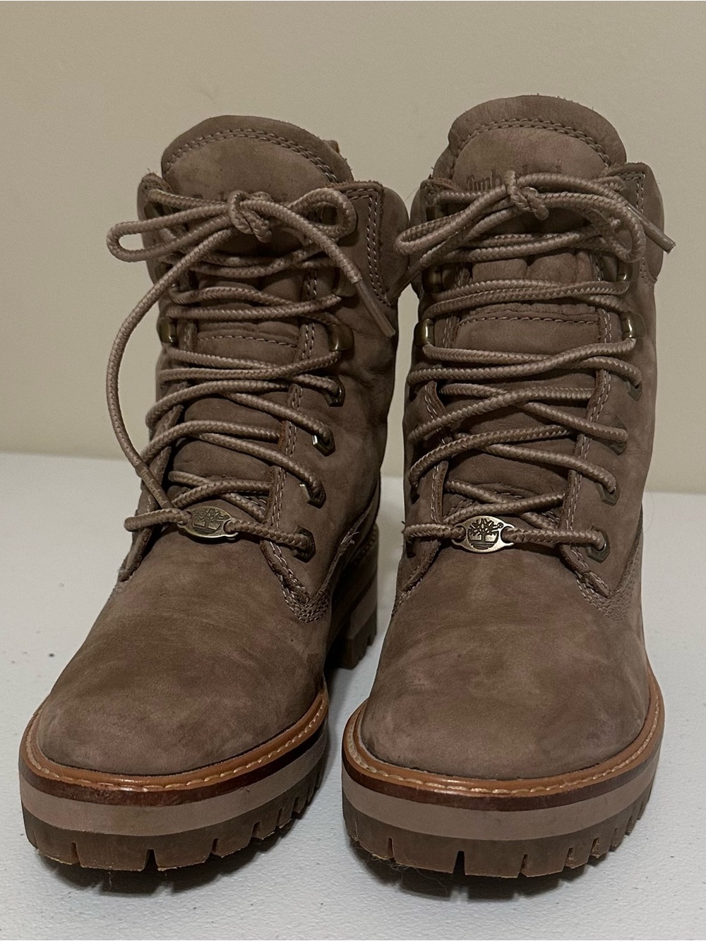 Timberland Courmayeur Valley 6-Inch Leather Boots 6  Taupe Women’s - Picture 3 of 8